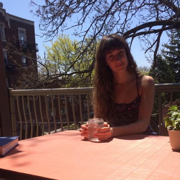 Meet your Posher, Vicky - Picture 1 of 1